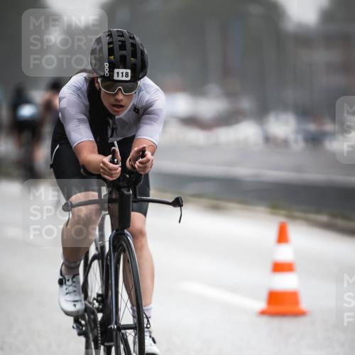 16.08.2026 - KN Förde Triathlon 2026 H.Heesch http://msf.ph/oto/9968130 16.08.2026 09:41:41 Radfahren 117, 118, 126, 129, 130, 171, 229 meine-sportfotos.de