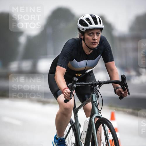 16.08.2026 - KN Förde Triathlon 2026 H.Heesch http://msf.ph/oto/9968270 16.08.2026 09:42:14 Radfahren 141, 177, 242 meine-sportfotos.de