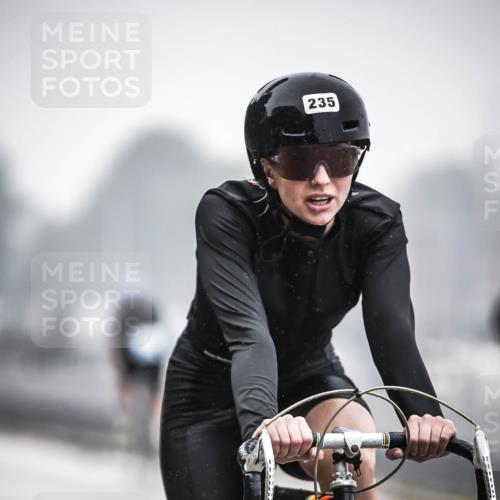 16.08.2026 - KN Förde Triathlon 2026 H.Heesch http://msf.ph/oto/9968530 16.08.2026 09:44:14 Radfahren 130, 131, 235, 245, 251, 805 meine-sportfotos.de