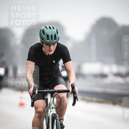 16.08.2026 - KN Förde Triathlon 2026 H.Heesch http://msf.ph/oto/9968545 16.08.2026 09:44:17 Radfahren 129, 131, 137, 235, 245, 805 meine-sportfotos.de