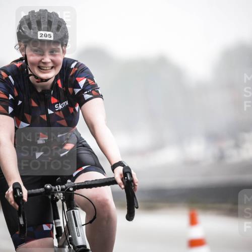 16.08.2026 - KN Förde Triathlon 2026 H.Heesch http://msf.ph/oto/9968629 16.08.2026 09:44:37 Radfahren 205, 213, 254 meine-sportfotos.de