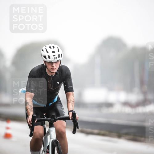 16.08.2026 - KN Förde Triathlon 2026 H.Heesch http://msf.ph/oto/9968739 16.08.2026 09:45:26 Radfahren 120, 155, 238, 243 meine-sportfotos.de