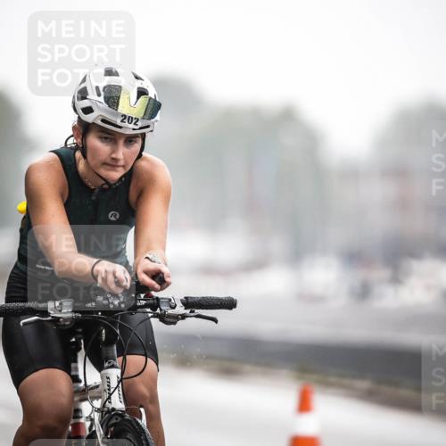 16.08.2026 - KN Förde Triathlon 2026 H.Heesch http://msf.ph/oto/9968981 16.08.2026 09:46:32 Radfahren 109, 150, 198, 202, 216, 255, 258 meine-sportfotos.de