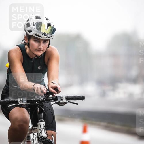16.08.2026 - KN Förde Triathlon 2026 H.Heesch http://msf.ph/oto/9968983 16.08.2026 09:46:32 Radfahren 109, 150, 198, 202, 216, 255, 258 meine-sportfotos.de