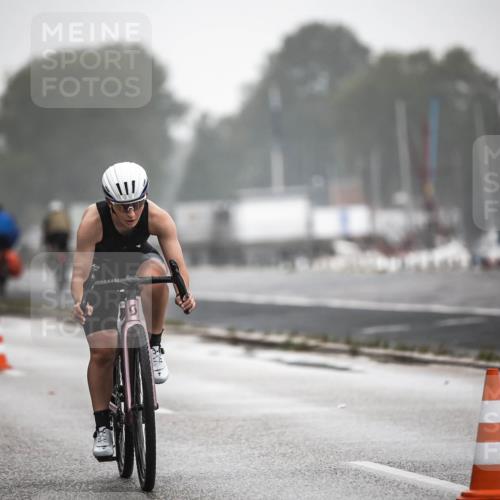 16.08.2026 - KN Förde Triathlon 2026 H.Heesch http://msf.ph/oto/9969023 16.08.2026 09:46:44 Radfahren 215, 247 meine-sportfotos.de