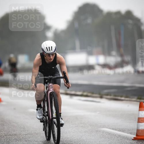 16.08.2026 - KN Förde Triathlon 2026 H.Heesch http://msf.ph/oto/9969027 16.08.2026 09:46:44 Radfahren 215, 247 meine-sportfotos.de
