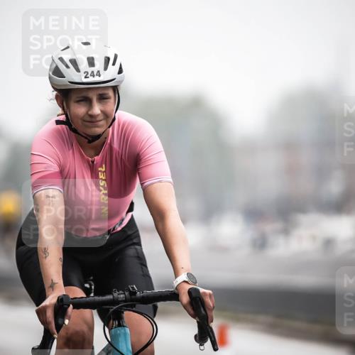 16.08.2026 - KN Förde Triathlon 2026 H.Heesch http://msf.ph/oto/9969544 16.08.2026 09:49:55 Radfahren 117, 186, 236, 244 meine-sportfotos.de