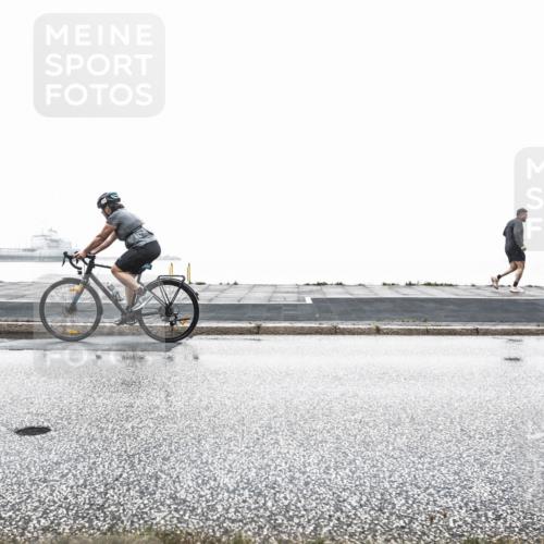 16.08.2026 - KN Förde Triathlon 2026 H.Heesch http://msf.ph/oto/9970003 16.08.2026 09:51:49 Radfahren 149, 227, 245 meine-sportfotos.de