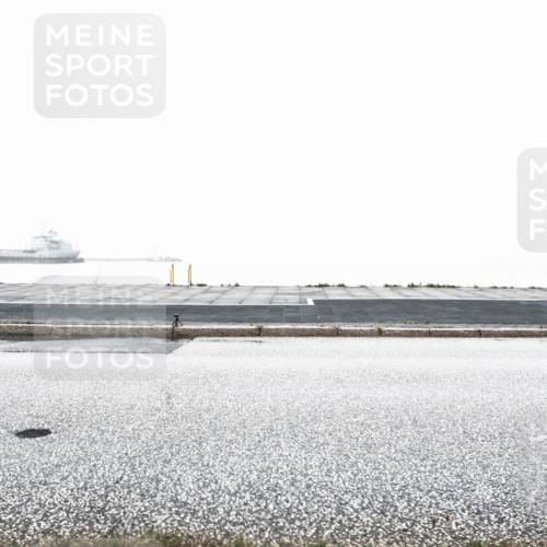 16.08.2026 - KN Förde Triathlon 2026 H.Heesch http://msf.ph/oto/9970005 16.08.2026 09:51:50 Radfahren 227, 245 meine-sportfotos.de