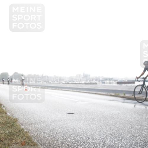 16.08.2026 - KN Förde Triathlon 2026 H.Heesch http://msf.ph/oto/9970052 16.08.2026 09:47:04 Radfahren 119, 131, 805 meine-sportfotos.de