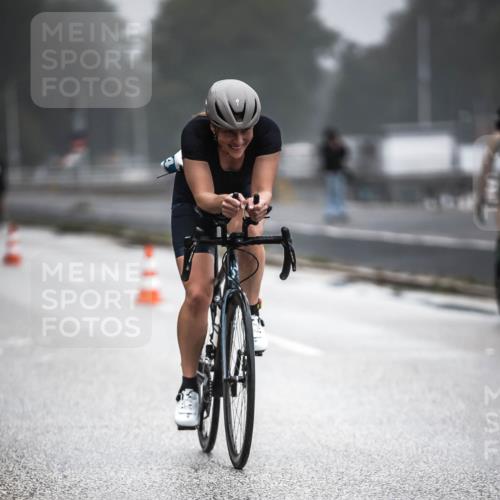 16.08.2026 - KN Förde Triathlon 2026 H.Heesch http://msf.ph/oto/9970576 16.08.2026 09:54:35 Radfahren 135, 232, 264 meine-sportfotos.de