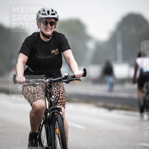 16.08.2026 - KN Förde Triathlon 2026 H.Heesch http://msf.ph/oto/9970622 16.08.2026 09:54:46 Radfahren 128, 132 meine-sportfotos.de