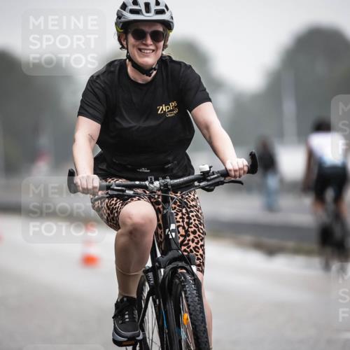 16.08.2026 - KN Förde Triathlon 2026 H.Heesch http://msf.ph/oto/9970625 16.08.2026 09:54:46 Radfahren 128, 132 meine-sportfotos.de