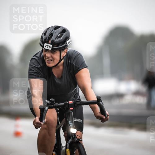 16.08.2026 - KN Förde Triathlon 2026 H.Heesch http://msf.ph/oto/9970699 16.08.2026 09:54:56 Radfahren 193, 199, 205, 247, 256 meine-sportfotos.de