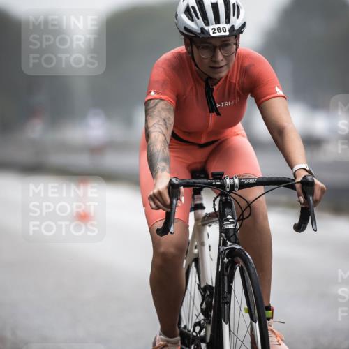16.08.2026 - KN Förde Triathlon 2026 H.Heesch http://msf.ph/oto/9970943 16.08.2026 09:56:16 Radfahren 195, 254, 260, 805 meine-sportfotos.de