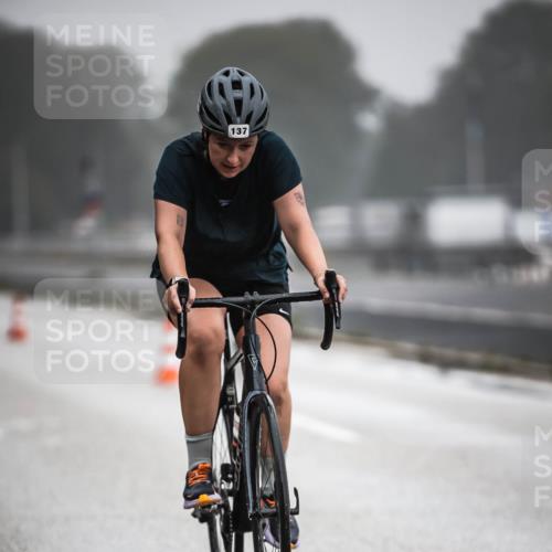 16.08.2026 - KN Förde Triathlon 2026 H.Heesch http://msf.ph/oto/9971011 16.08.2026 09:56:33 Radfahren 108, 137 meine-sportfotos.de