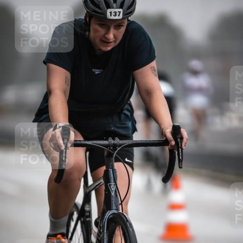16.08.2026 - KN Förde Triathlon 2026 H.Heesch http://msf.ph/oto/9971024 16.08.2026 09:56:34 Radfahren 108, 137 meine-sportfotos.de