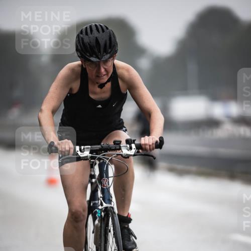16.08.2026 - KN Förde Triathlon 2026 H.Heesch http://msf.ph/oto/9971077 16.08.2026 09:57:01 Radfahren 145, 213, 215 meine-sportfotos.de