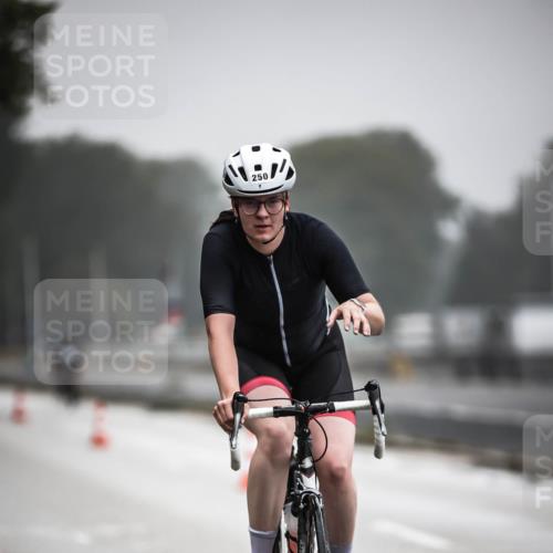 16.08.2026 - KN Förde Triathlon 2026 H.Heesch http://msf.ph/oto/9971393 16.08.2026 10:00:06 Radfahren 244, 250 meine-sportfotos.de
