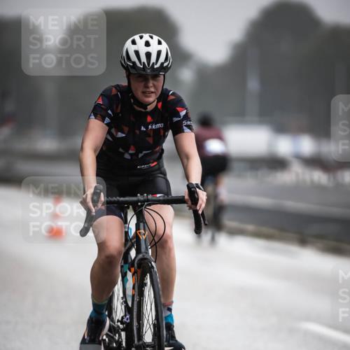 16.08.2026 - KN Förde Triathlon 2026 H.Heesch http://msf.ph/oto/9971552 16.08.2026 10:00:44 Radfahren 200, 242, 246, 248 meine-sportfotos.de