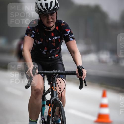 16.08.2026 - KN Förde Triathlon 2026 H.Heesch http://msf.ph/oto/9971559 16.08.2026 10:00:44 Radfahren 200, 242, 246, 248 meine-sportfotos.de