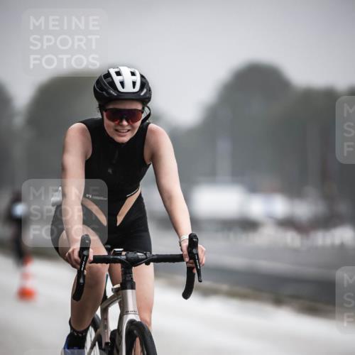16.08.2026 - KN Förde Triathlon 2026 H.Heesch http://msf.ph/oto/9971601 16.08.2026 10:00:56 Radfahren 228, 238, 243 meine-sportfotos.de
