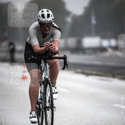 16.08.2026 - KN Förde Triathlon 2026 H.Heesch http://msf.ph/oto/9971663 16.08.2026 10:01:09 Radfahren 190, 212, 224 meine-sportfotos.de