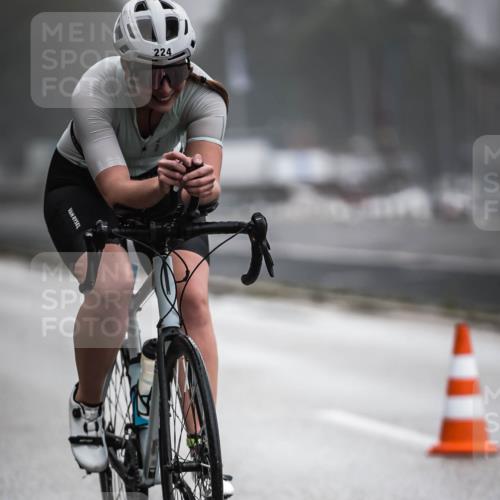 16.08.2026 - KN Förde Triathlon 2026 H.Heesch http://msf.ph/oto/9971669 16.08.2026 10:01:09 Radfahren 190, 212, 224 meine-sportfotos.de