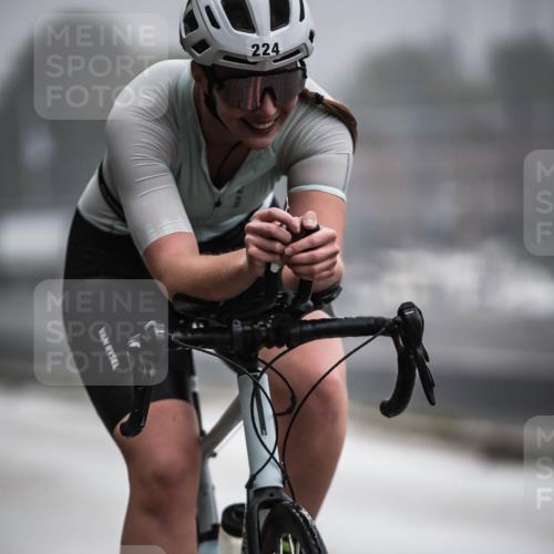 16.08.2026 - KN Förde Triathlon 2026 H.Heesch http://msf.ph/oto/9971678 16.08.2026 10:01:10 Radfahren 190, 212, 224 meine-sportfotos.de