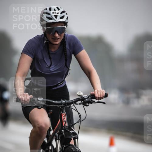 16.08.2026 - KN Förde Triathlon 2026 H.Heesch http://msf.ph/oto/9971702 16.08.2026 10:01:24 Radfahren 217, 252 meine-sportfotos.de