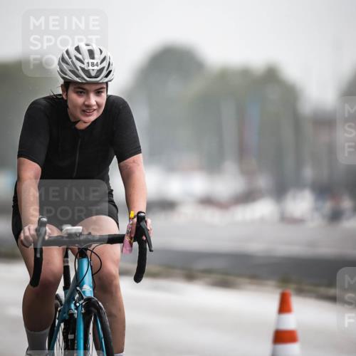 16.08.2026 - KN Förde Triathlon 2026 H.Heesch http://msf.ph/oto/9971936 16.08.2026 10:03:10 Radfahren 152, 193, 232 meine-sportfotos.de