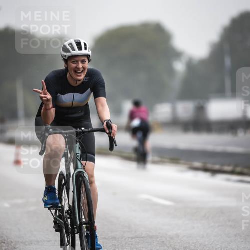 16.08.2026 - KN Förde Triathlon 2026 H.Heesch http://msf.ph/oto/9971955 16.08.2026 10:03:14 Radfahren 152, 193, 232 meine-sportfotos.de