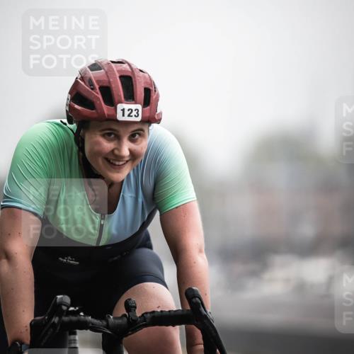 16.08.2026 - KN Förde Triathlon 2026 H.Heesch http://msf.ph/oto/9971991 16.08.2026 10:03:21 Radfahren 241, 244 meine-sportfotos.de
