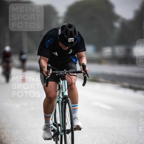 16.08.2026 - KN Förde Triathlon 2026 H.Heesch http://msf.ph/oto/9972059 16.08.2026 10:04:01 Radfahren 240 meine-sportfotos.de