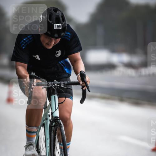 16.08.2026 - KN Förde Triathlon 2026 H.Heesch http://msf.ph/oto/9972067 16.08.2026 10:04:02 Radfahren 240 meine-sportfotos.de