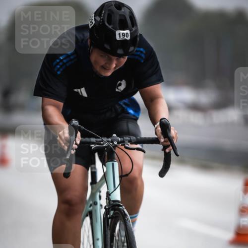 16.08.2026 - KN Förde Triathlon 2026 H.Heesch http://msf.ph/oto/9972070 16.08.2026 10:04:02 Radfahren 240 meine-sportfotos.de