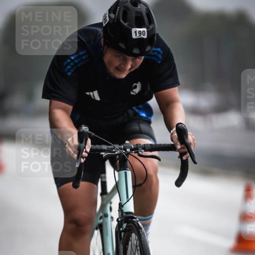 16.08.2026 - KN Förde Triathlon 2026 H.Heesch http://msf.ph/oto/9972071 16.08.2026 10:04:02 Radfahren 240 meine-sportfotos.de