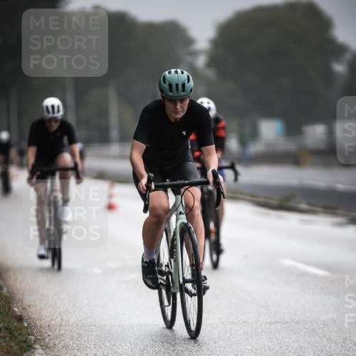 16.08.2026 - KN Förde Triathlon 2026 H.Heesch http://msf.ph/oto/9972074 16.08.2026 10:04:04 Radfahren 226, 240 meine-sportfotos.de