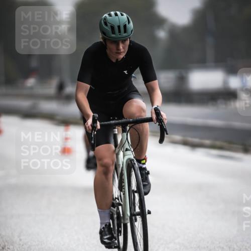 16.08.2026 - KN Förde Triathlon 2026 H.Heesch http://msf.ph/oto/9972083 16.08.2026 10:04:04 Radfahren 226, 240 meine-sportfotos.de
