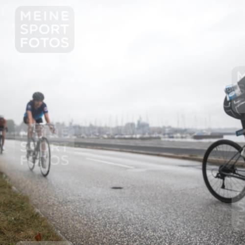 16.08.2026 - KN Förde Triathlon 2026 H.Heesch http://msf.ph/oto/9972240 16.08.2026 09:56:56 Radfahren 145, 153, 222 meine-sportfotos.de