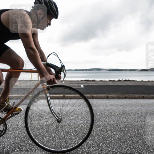 16.08.2026 - KN Förde Triathlon 2026 H.Heesch http://msf.ph/oto/9972673 16.08.2026 11:00:29 Radfahren 301, 317 meine-sportfotos.de
