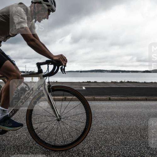 16.08.2026 - KN Förde Triathlon 2026 H.Heesch http://msf.ph/oto/9972858 16.08.2026 11:12:45 Radfahren 395, 410 meine-sportfotos.de
