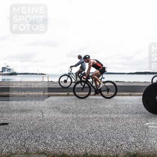 16.08.2026 - KN Förde Triathlon 2026 H.Heesch http://msf.ph/oto/9973263 16.08.2026 11:29:59 Radfahren 390, 417 meine-sportfotos.de