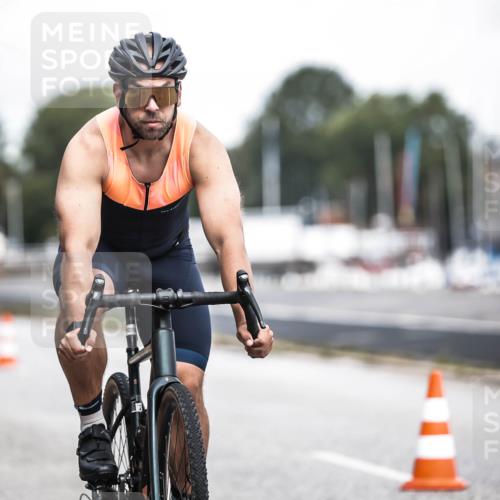 16.08.2026 - KN Förde Triathlon 2026 H.Heesch http://msf.ph/oto/9973309 16.08.2026 11:27:09 Radfahren 311, 334, 345, 371, 382, 435 meine-sportfotos.de