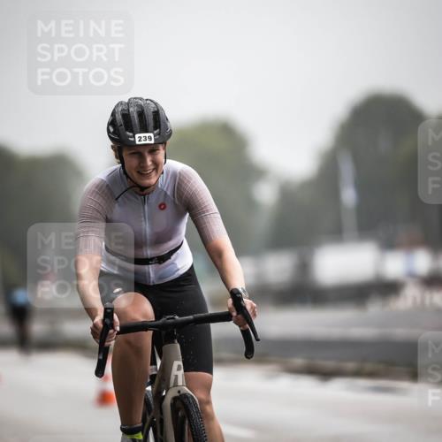 16.08.2026 - KN Förde Triathlon 2026 H.Heesch http://msf.ph/oto/9973345 16.08.2026 10:04:20 Radfahren  meine-sportfotos.de