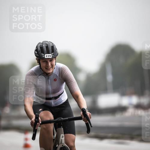 16.08.2026 - KN Förde Triathlon 2026 H.Heesch http://msf.ph/oto/9973347 16.08.2026 10:04:20 Radfahren  meine-sportfotos.de
