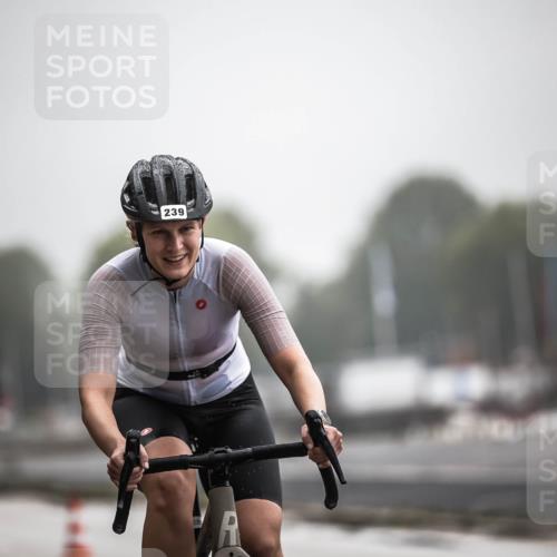 16.08.2026 - KN Förde Triathlon 2026 H.Heesch http://msf.ph/oto/9973348 16.08.2026 10:04:20 Radfahren  meine-sportfotos.de