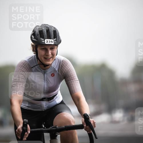 16.08.2026 - KN Förde Triathlon 2026 H.Heesch http://msf.ph/oto/9973354 16.08.2026 10:04:21 Radfahren  meine-sportfotos.de