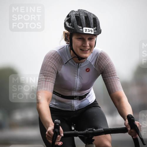 16.08.2026 - KN Förde Triathlon 2026 H.Heesch http://msf.ph/oto/9973357 16.08.2026 10:04:21 Radfahren  meine-sportfotos.de