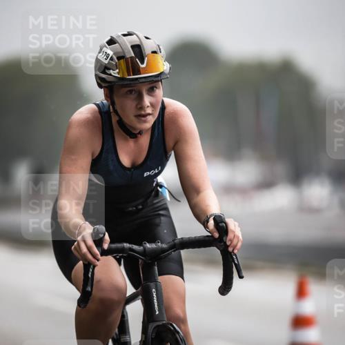 16.08.2026 - KN Förde Triathlon 2026 H.Heesch http://msf.ph/oto/9973400 16.08.2026 10:04:50 Radfahren 128, 132 meine-sportfotos.de